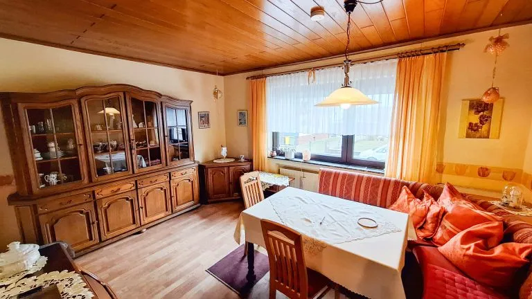 Immobilienangebot - Langenhahn - Alle - Großzügiges Einfamilienhaus mit Garten zur Miete!