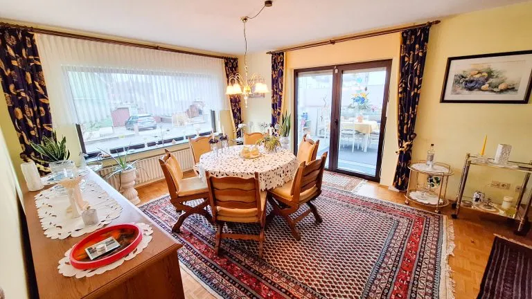 Immobilienangebot - Langenhahn - Alle - Großzügiges Einfamilienhaus mit Garten zur Miete!