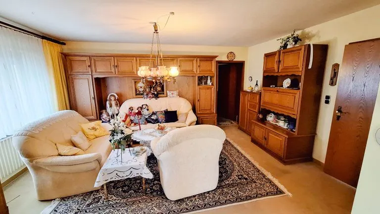 Immobilienangebot - Langenhahn - Alle - Großzügiges Einfamilienhaus mit Garten zur Miete!