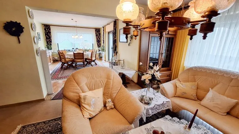 Immobilienangebot - Langenhahn - Alle - Großzügiges Einfamilienhaus mit Garten zur Miete!