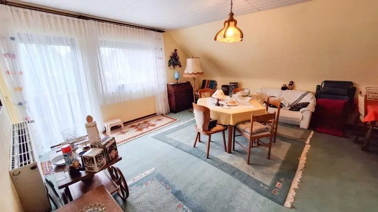 Immobilienangebot - Langenhahn - Alle - Großzügiges Einfamilienhaus mit Garten zur Miete!
