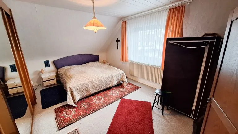 Immobilienangebot - Langenhahn - Alle - Großzügiges Einfamilienhaus mit Garten zur Miete!