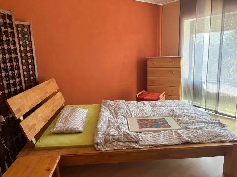 Immobilienangebot - Langenhahn - Alle - Charmantes Einfamilienhaus mit Doppelgarage, Balkon, Terrasse & großzügigem Garten in ruhiger Lage!