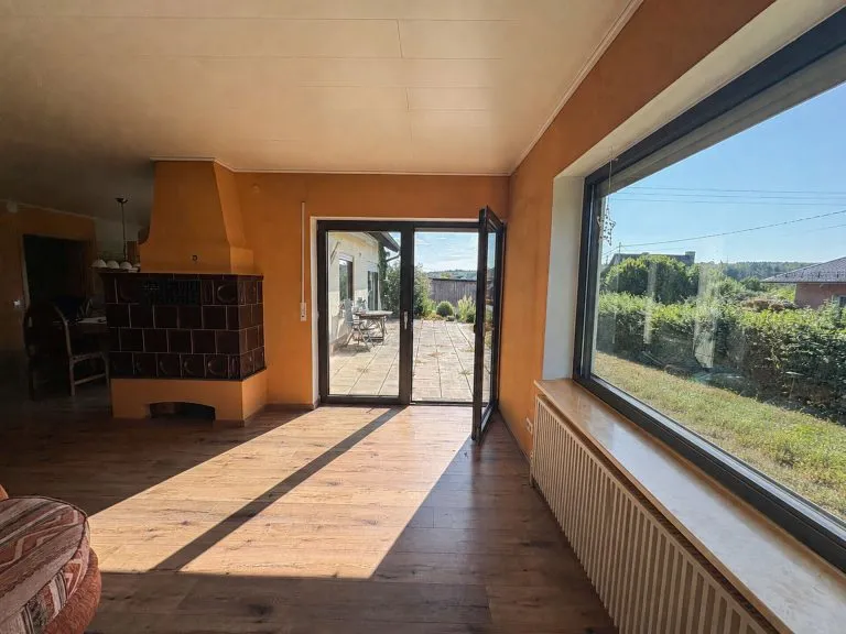 Immobilienangebot - Langenhahn - Alle - Charmantes Einfamilienhaus mit Doppelgarage, Balkon, Terrasse & großzügigem Garten in ruhiger Lage!