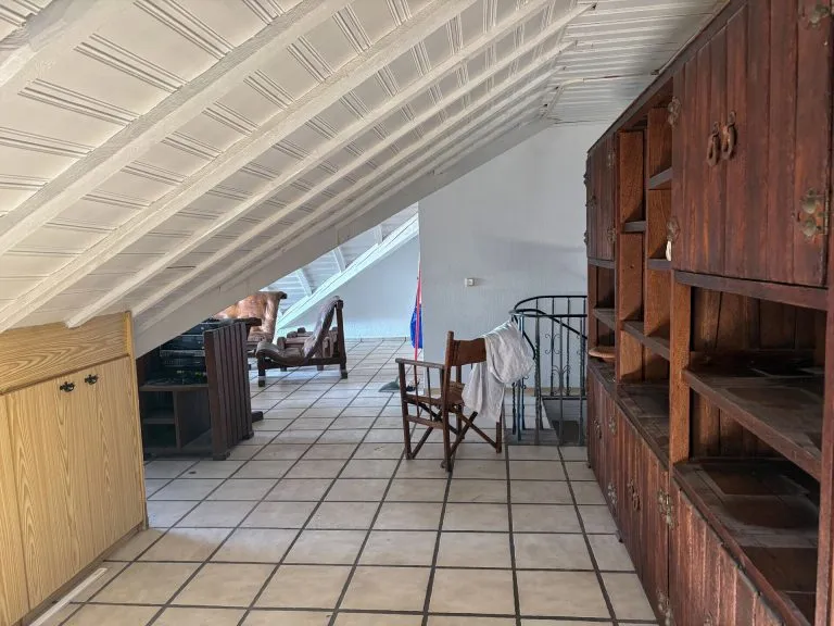 Immobilienangebot - Langenhahn - Alle - Charmantes Einfamilienhaus mit Doppelgarage, Balkon, Terrasse & großzügigem Garten in ruhiger Lage!
