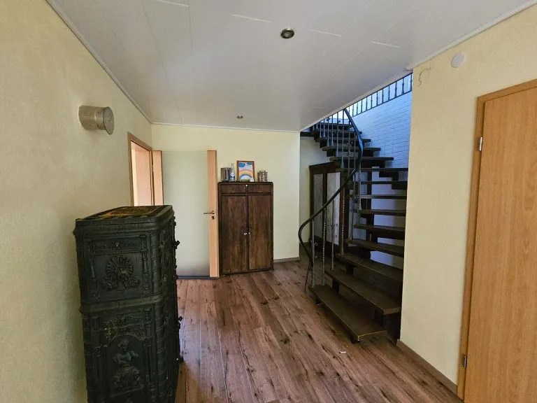Immobilienangebot - Langenhahn - Alle - Charmantes Einfamilienhaus mit Doppelgarage, Balkon, Terrasse & großzügigem Garten in ruhiger Lage!