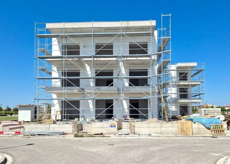 Immobilienangebot - Chalkidiki - Alle - Exklusiver Neubau in Traumlage – Nur 300 Meter vom feinsandigen Strand entfernt!