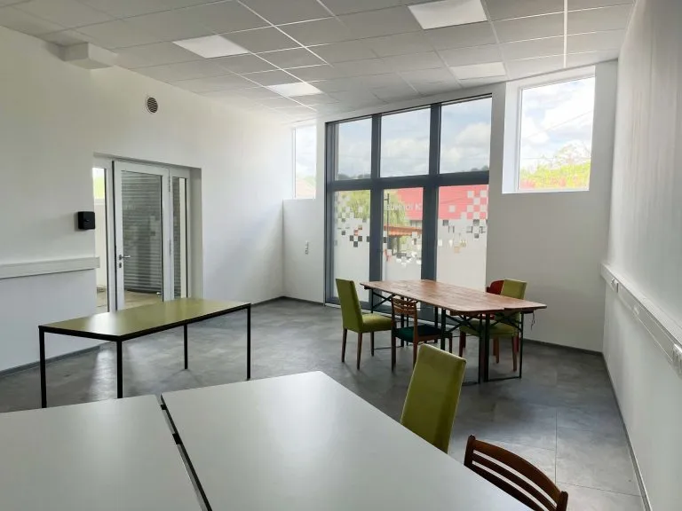 Immobilienangebot - Sörth - Alle - Vielseitige Gewerbehalle mit ca. 323 m², Büro & Sanitärbereich