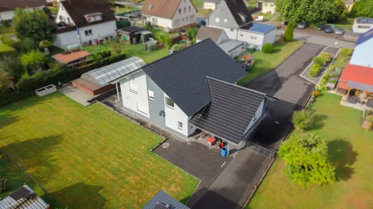 Immobilienangebot - Fürthen - Alle - Modernes Einfamilienhaus mit stilvollem Garten, Pool & eigenem Friseursalon in ruhiger Lage nahe Hamm