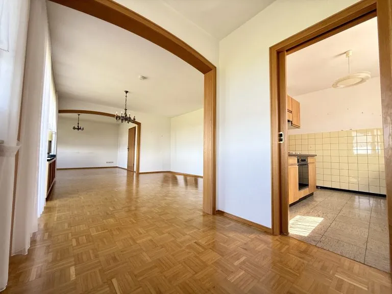 Immobilienangebot - VG Kirchen - Alle - Wohnen mit vielen Möglichkeiten – Einfamilienhaus mit Einliegerwohnung!