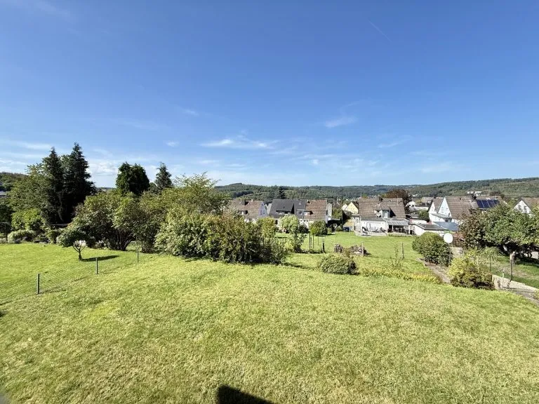 Immobilienangebot - VG Kirchen - Alle - Wohnen mit vielen Möglichkeiten – Einfamilienhaus mit Einliegerwohnung!