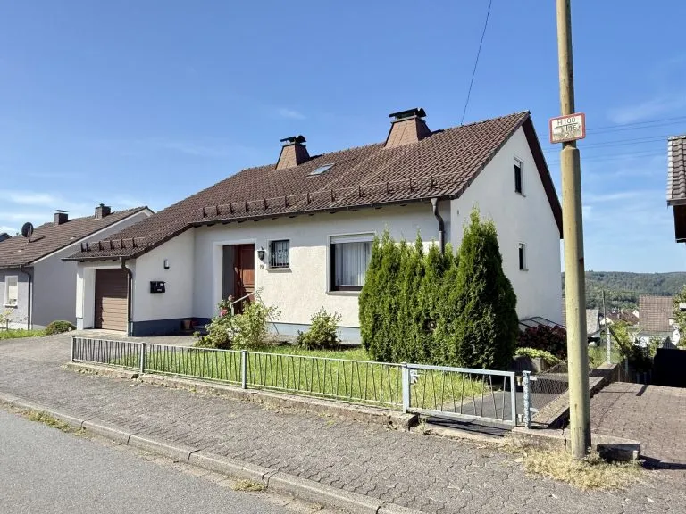 Immobilienangebot - VG Kirchen - Alle - Wohnen mit vielen Möglichkeiten – Einfamilienhaus mit Einliegerwohnung!