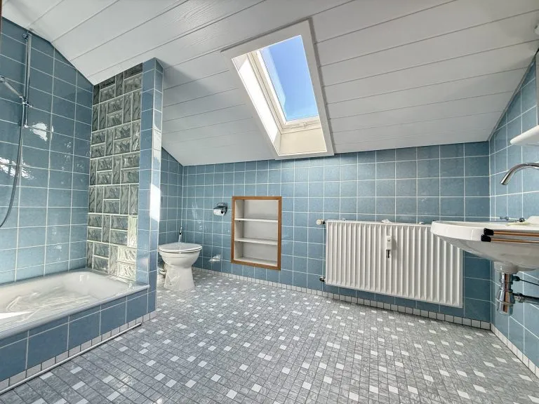 Immobilienangebot - VG Kirchen - Alle - Wohnen mit vielen Möglichkeiten – Einfamilienhaus mit Einliegerwohnung!