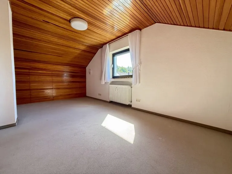 Immobilienangebot - VG Kirchen - Alle - Wohnen mit vielen Möglichkeiten – Einfamilienhaus mit Einliegerwohnung!
