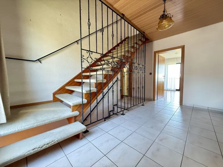 Immobilienangebot - VG Kirchen - Alle - Wohnen mit vielen Möglichkeiten – Einfamilienhaus mit Einliegerwohnung!