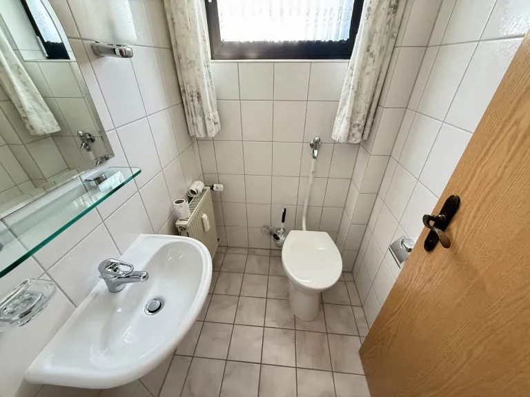 Immobilienangebot - VG Kirchen - Alle - Wohnen mit vielen Möglichkeiten – Einfamilienhaus mit Einliegerwohnung!