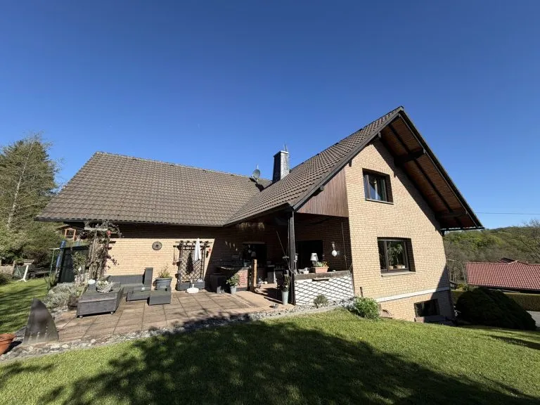 Immobilienangebot - Hamm VG - Alle - Vermietetes Zweifamilienhaus mit Sauna, Partykeller und Waldblick!
