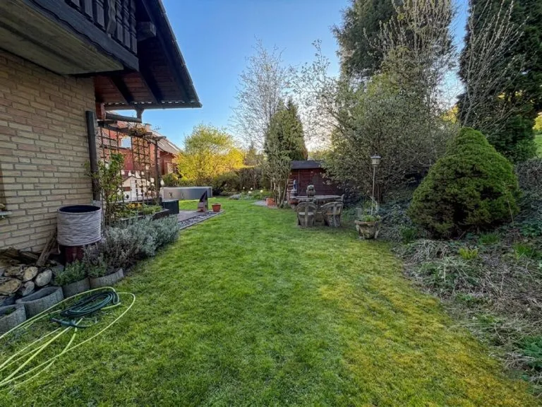 Immobilienangebot - Hamm VG - Alle - Vermietetes Zweifamilienhaus mit Sauna, Partykeller und Waldblick!