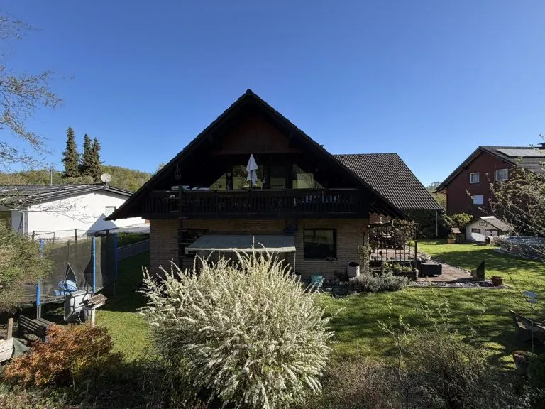 Immobilienangebot - Hamm VG - Alle - Vermietetes Zweifamilienhaus mit Sauna, Partykeller und Waldblick!