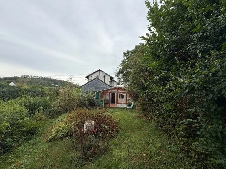 Immobilienangebot - Selbach - Alle - Einfamilienhaus/ Wochenendhaus in ruhiger, grüner Lage mit individuellem Ausbaupotenzial