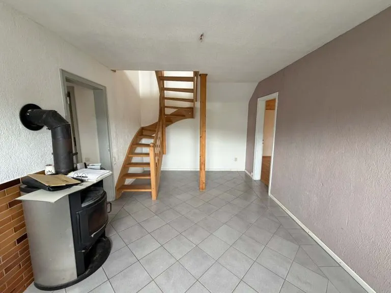 Immobilienangebot - Selbach - Alle - Einfamilienhaus/ Wochenendhaus in ruhiger, grüner Lage mit individuellem Ausbaupotenzial