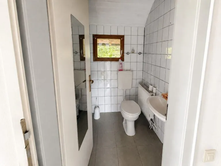 Immobilienangebot - Selbach - Alle - Einfamilienhaus/ Wochenendhaus in ruhiger, grüner Lage mit individuellem Ausbaupotenzial