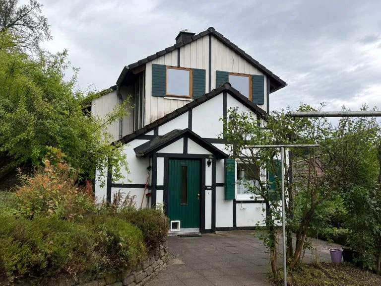 Immobilienangebot - Selbach - Alle - Einfamilienhaus/ Wochenendhaus in ruhiger, grüner Lage mit individuellem Ausbaupotenzial