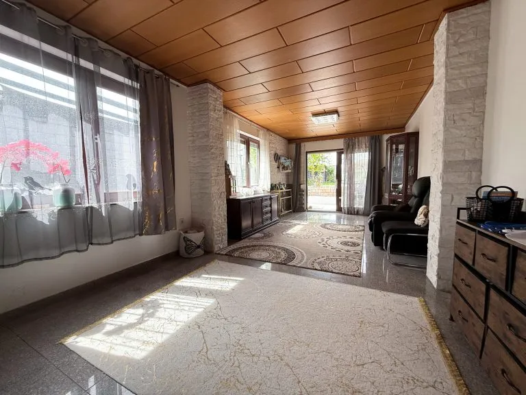 Immobilienangebot - Alfter - Alle - Einfamilienhaus mit viel Platz, großem Garten, Balkon und Terrasse in Alfter Witterschlick