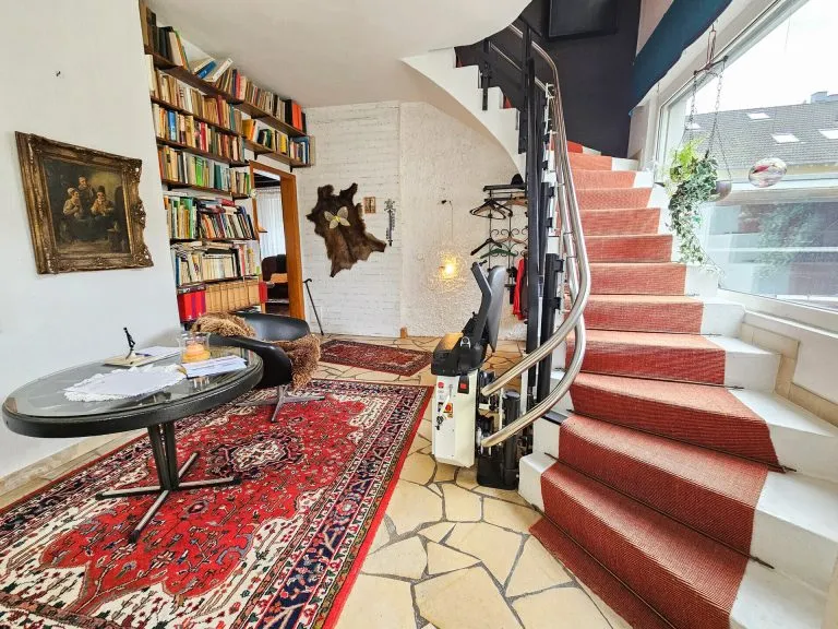 Immobilienangebot - Bonn - Alle - Einfamilienhaus mit bebaubarem Grundstück und Entwicklungspotenzial in Bonn-Beuel (Holzlar)
