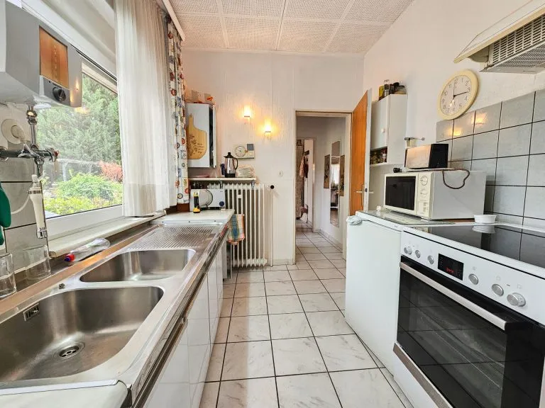 Immobilienangebot - Bonn - Alle - Einfamilienhaus mit bebaubarem Grundstück und Entwicklungspotenzial in Bonn-Beuel (Holzlar)