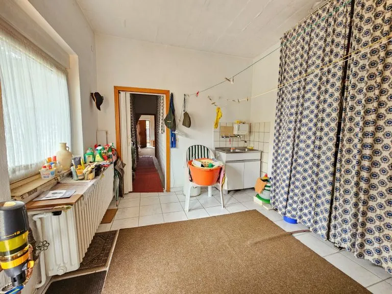 Immobilienangebot - Bonn - Alle - Einfamilienhaus mit bebaubarem Grundstück und Entwicklungspotenzial in Bonn-Beuel (Holzlar)