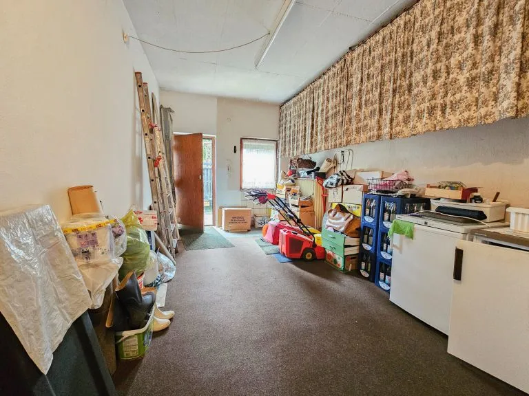 Immobilienangebot - Bonn - Alle - Einfamilienhaus mit bebaubarem Grundstück und Entwicklungspotenzial in Bonn-Beuel (Holzlar)