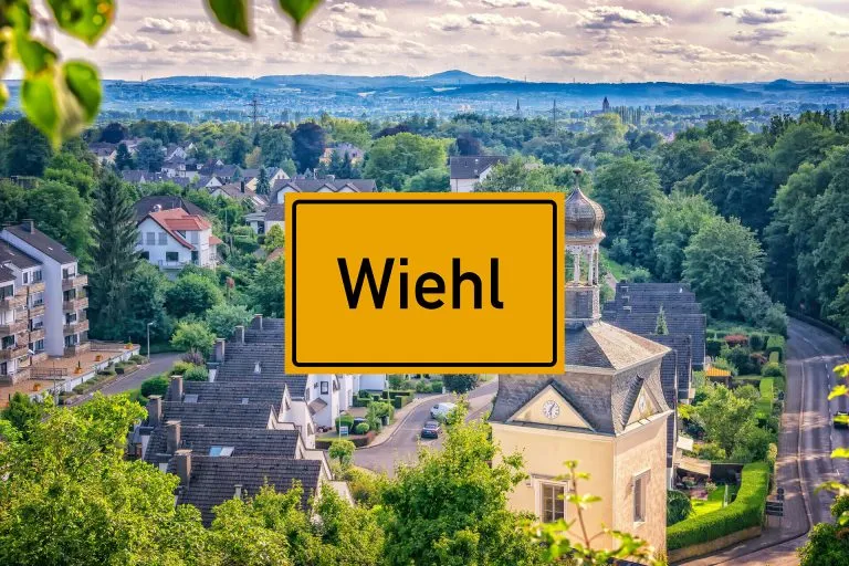 Immobilienangebot - Wiehl - Alle - Wohnen oder investieren: Großzügig geschnittene Eigentumswohnung mit Balkon und Stellplätzen!