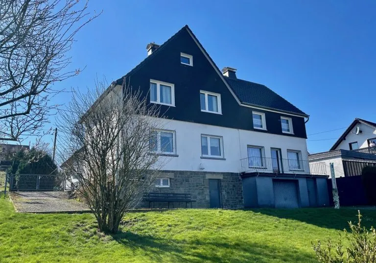 Immobilienangebot - Gummersbach - Alle - Ein Haus, viele Möglichkeiten: Flexibles Zweifamilienhaus mit großem Gartenpotenzial!