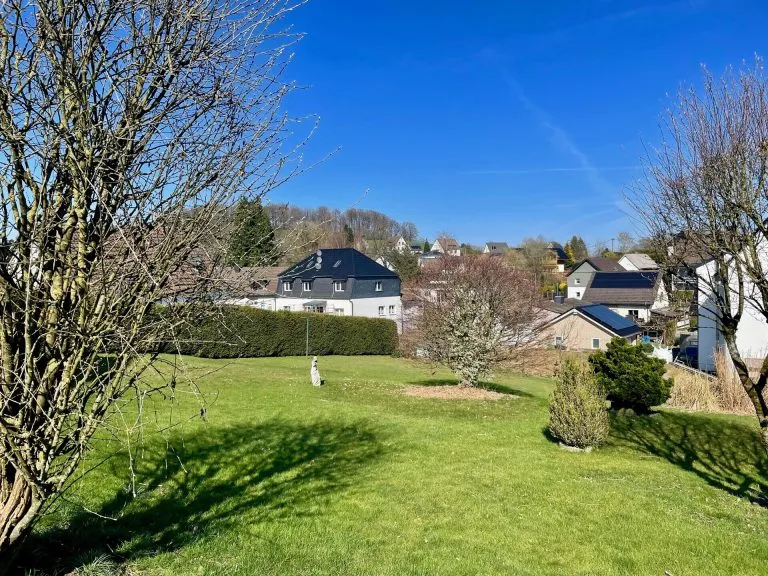 Immobilienangebot - Gummersbach - Alle - Ein Haus, viele Möglichkeiten: Flexibles Zweifamilienhaus mit großem Gartenpotenzial!