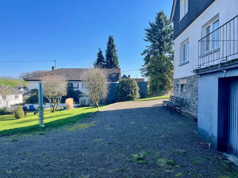 Immobilienangebot - Gummersbach - Alle - Ein Haus, viele Möglichkeiten: Flexibles Zweifamilienhaus mit großem Gartenpotenzial!