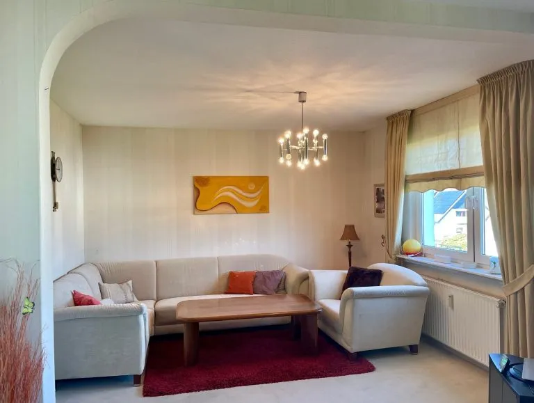 Immobilienangebot - Gummersbach - Alle - Ein Haus, viele Möglichkeiten: Flexibles Zweifamilienhaus mit großem Gartenpotenzial!