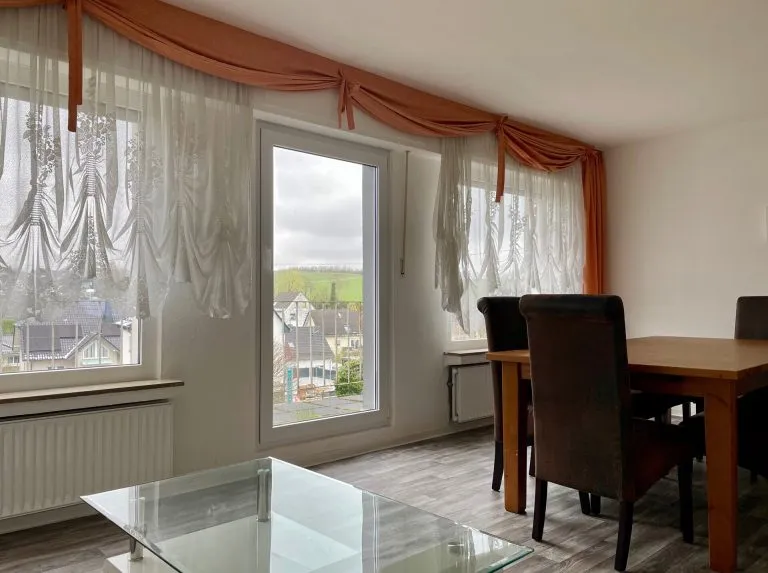 Immobilienangebot - Gummersbach - Alle - Ein Haus, viele Möglichkeiten: Flexibles Zweifamilienhaus mit großem Gartenpotenzial!