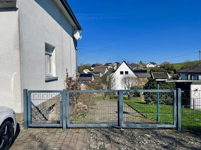 Immobilienangebot - Gummersbach - Alle - Ein Haus, viele Möglichkeiten: Flexibles Zweifamilienhaus mit großem Gartenpotenzial!
