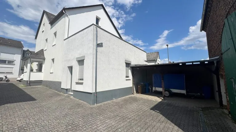 Immobilienangebot - Limburg an der Lahn / Staffel - Alle - Zwei sanierte Zweifamilienhäuser mit großer Scheune auf einem Grundstück mit Fernblick auf Limburg!