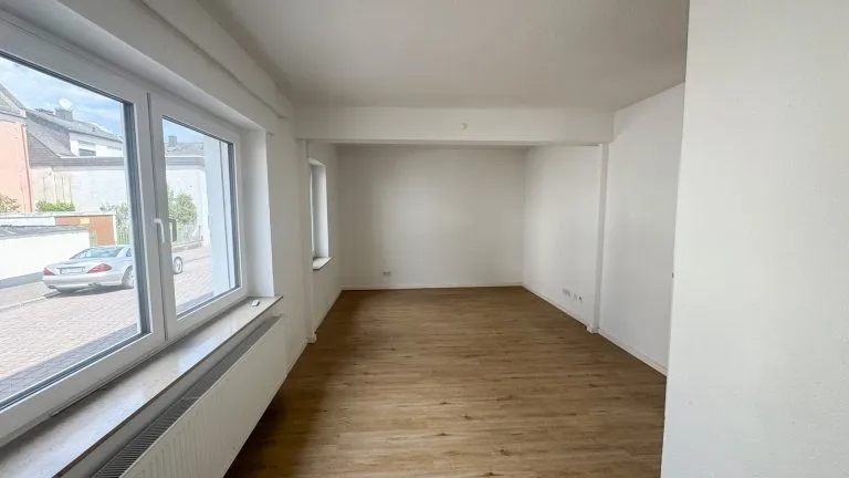 Immobilienangebot - Limburg an der Lahn / Staffel - Alle - Zwei sanierte Zweifamilienhäuser mit großer Scheune auf einem Grundstück mit Fernblick auf Limburg!