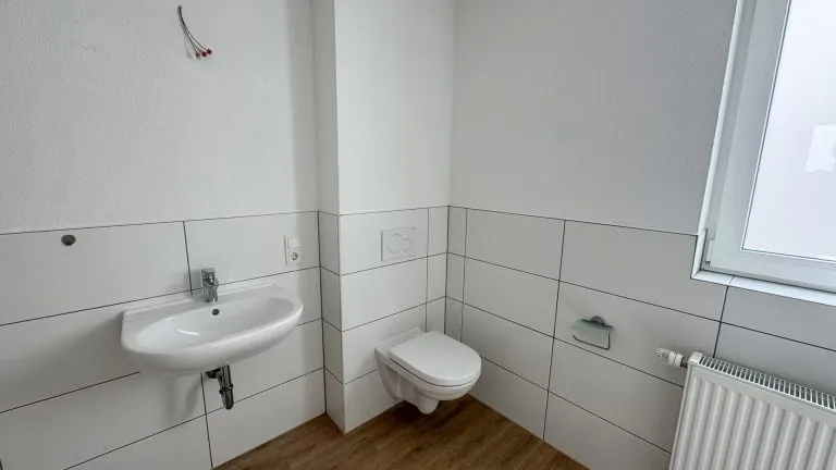 Immobilienangebot - Limburg an der Lahn / Staffel - Alle - Zwei sanierte Zweifamilienhäuser mit großer Scheune auf einem Grundstück mit Fernblick auf Limburg!