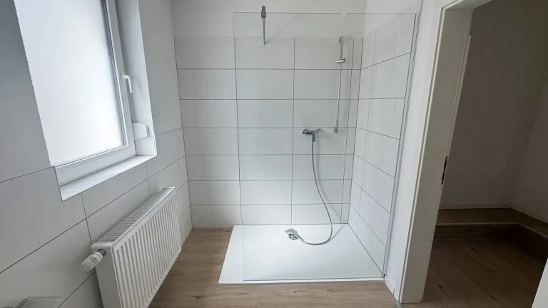 Immobilienangebot - Limburg an der Lahn / Staffel - Alle - Zwei sanierte Zweifamilienhäuser mit großer Scheune auf einem Grundstück mit Fernblick auf Limburg!