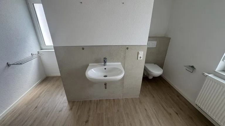 Immobilienangebot - Limburg an der Lahn / Staffel - Alle - Zwei sanierte Zweifamilienhäuser mit großer Scheune auf einem Grundstück mit Fernblick auf Limburg!