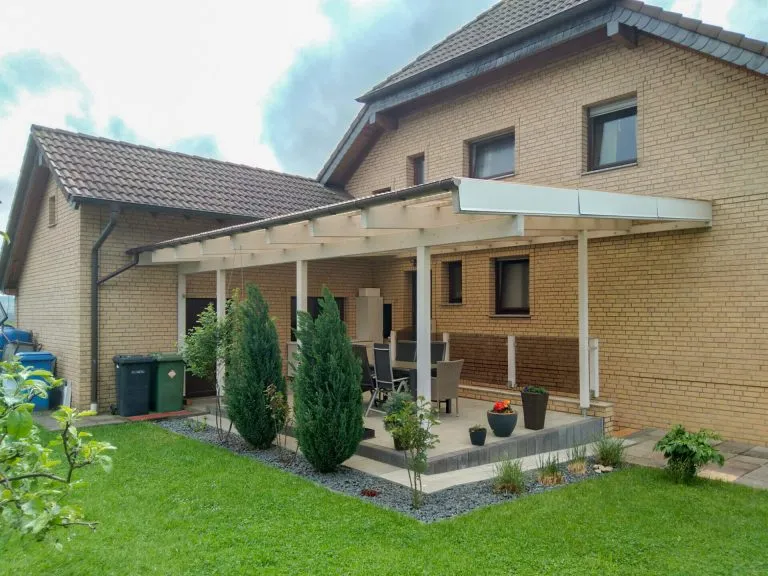 Immobilienangebot - Straßenhaus - Alle - Großzügiges Landhaus mit viel Platz, gepflegtem Garten und vielseitigen Nutzungsmöglichkeiten!