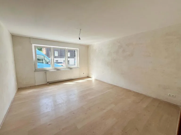 Immobilienangebot - Siegen - Alle - Ideal geschnittene und großzügige  
Erdgeschosswohnung in zentraler Lage!