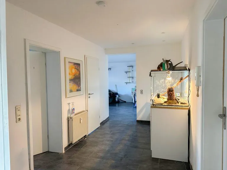 Immobilienangebot - Welschneudorf - Alle - Gut geschnittene 4 Zimmer Wohnung mit Balkon im Herzen von Welschneudorf!