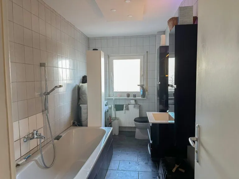Immobilienangebot - Welschneudorf - Alle - Gut geschnittene 4 Zimmer Wohnung mit Balkon im Herzen von Welschneudorf!