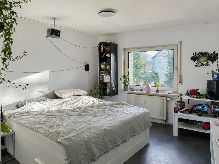 Immobilienangebot - Welschneudorf - Alle - Gut geschnittene 4 Zimmer Wohnung mit Balkon im Herzen von Welschneudorf!