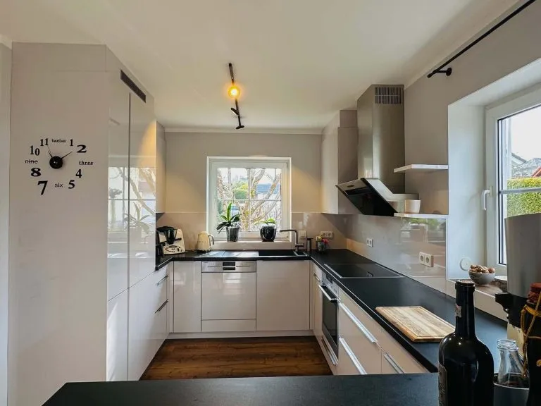 Immobilienangebot - Montabaur - Alle - Repräsentatives Haus mit tollem Garten & Doppelgarage in gefragter Lage von Montabaur zu vermieten!